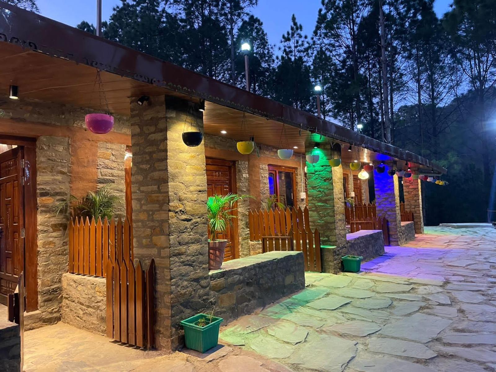 Nature Villaas Basa Homestay Pauri Eksteriør bilde