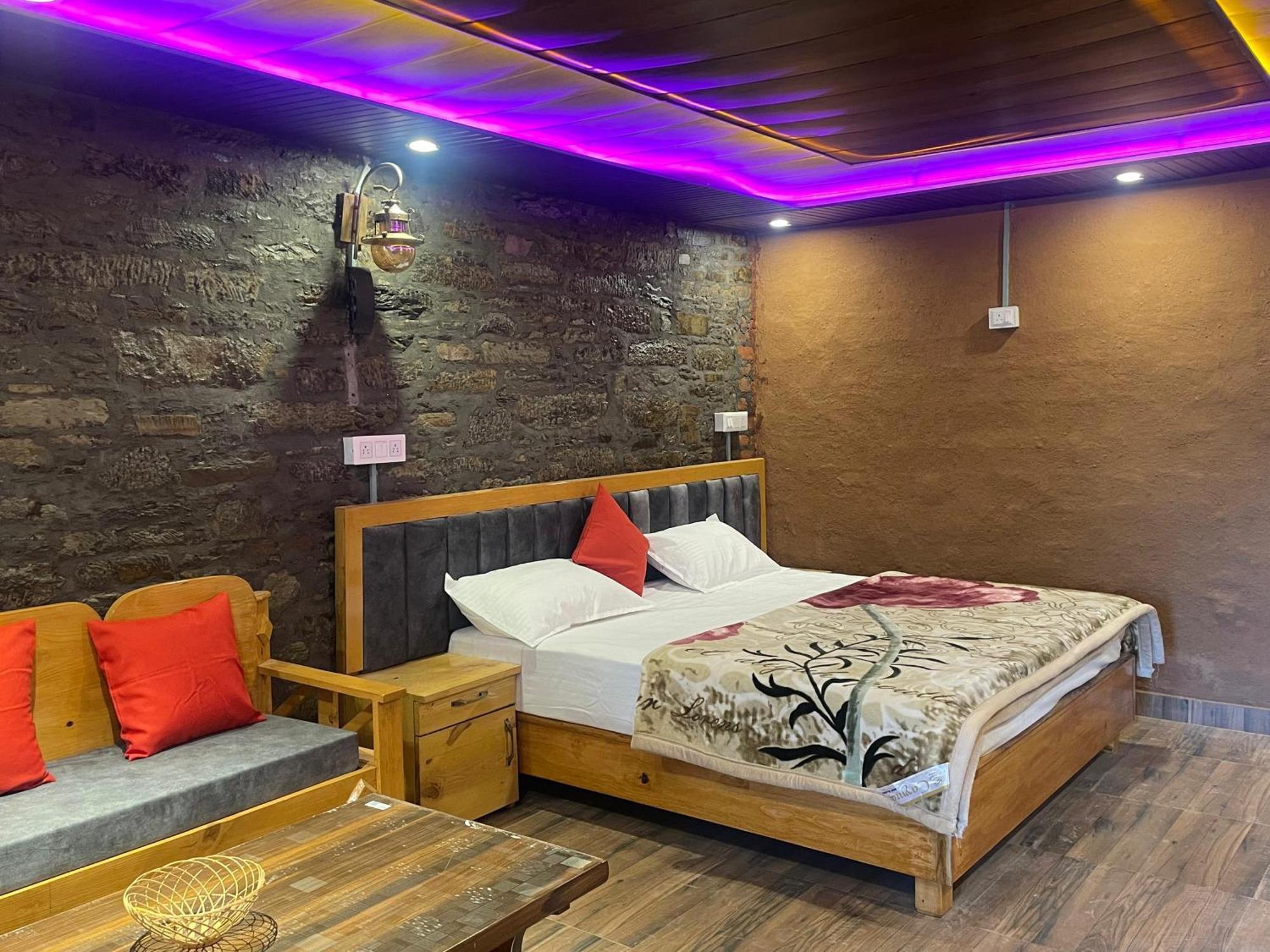 Nature Villaas Basa Homestay Pauri Eksteriør bilde