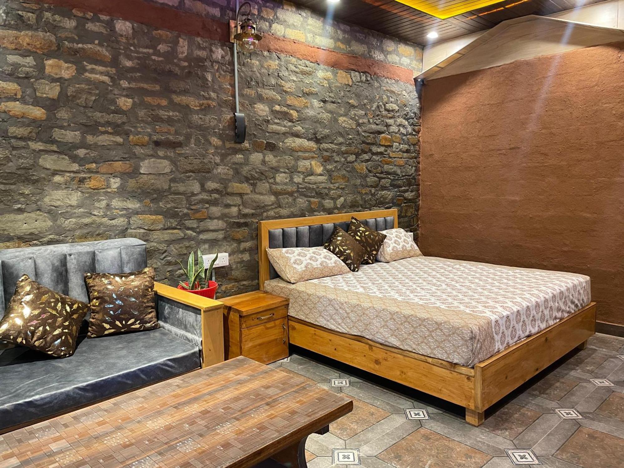 Nature Villaas Basa Homestay Pauri Eksteriør bilde
