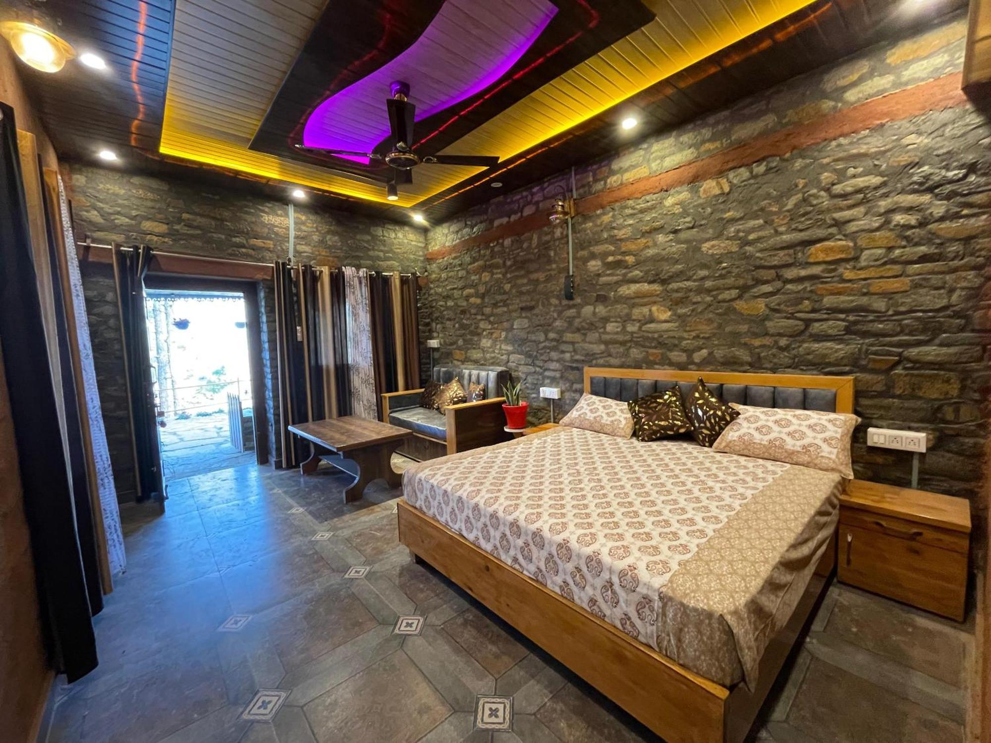 Nature Villaas Basa Homestay Pauri Eksteriør bilde