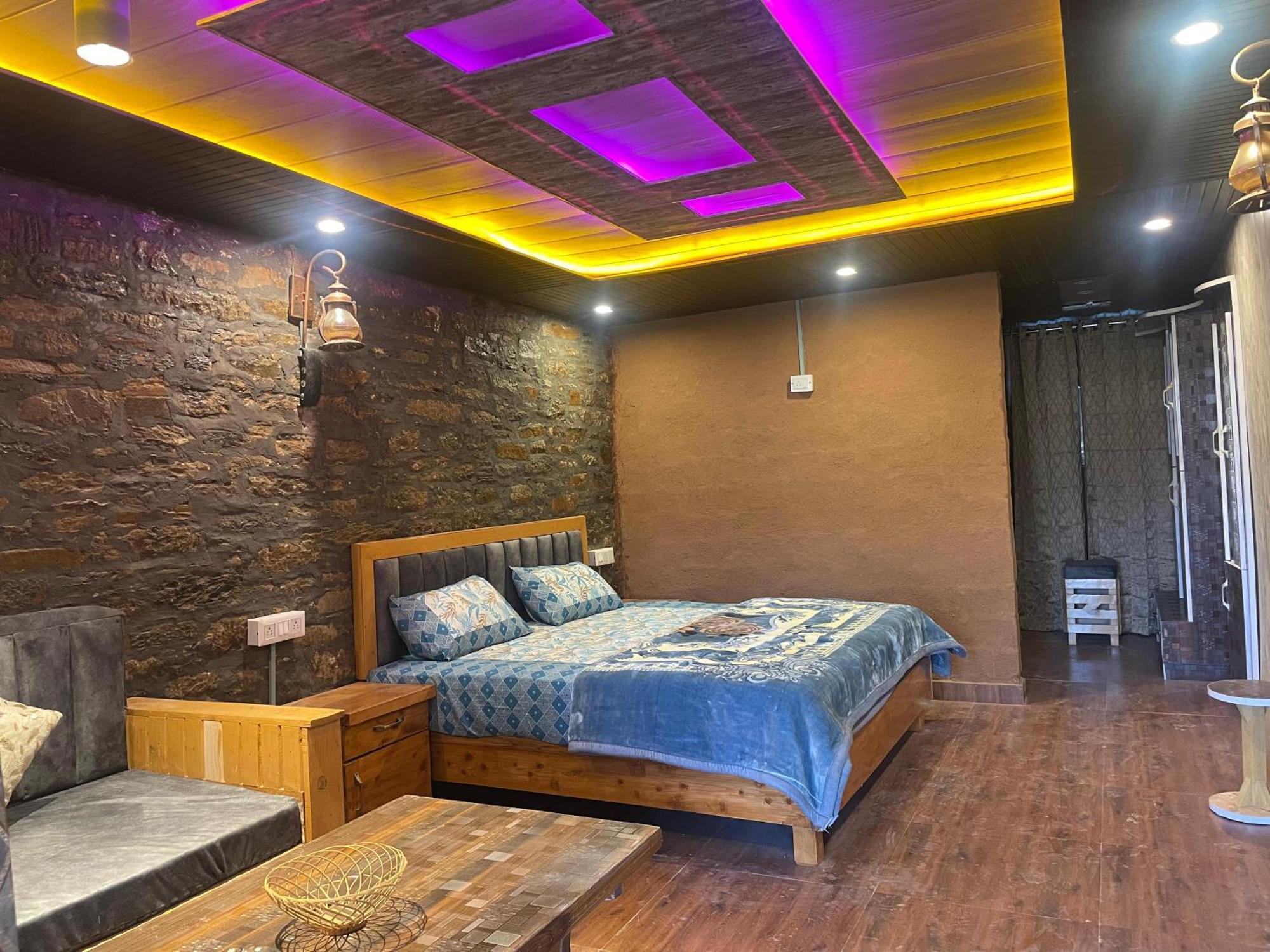 Nature Villaas Basa Homestay Pauri Eksteriør bilde