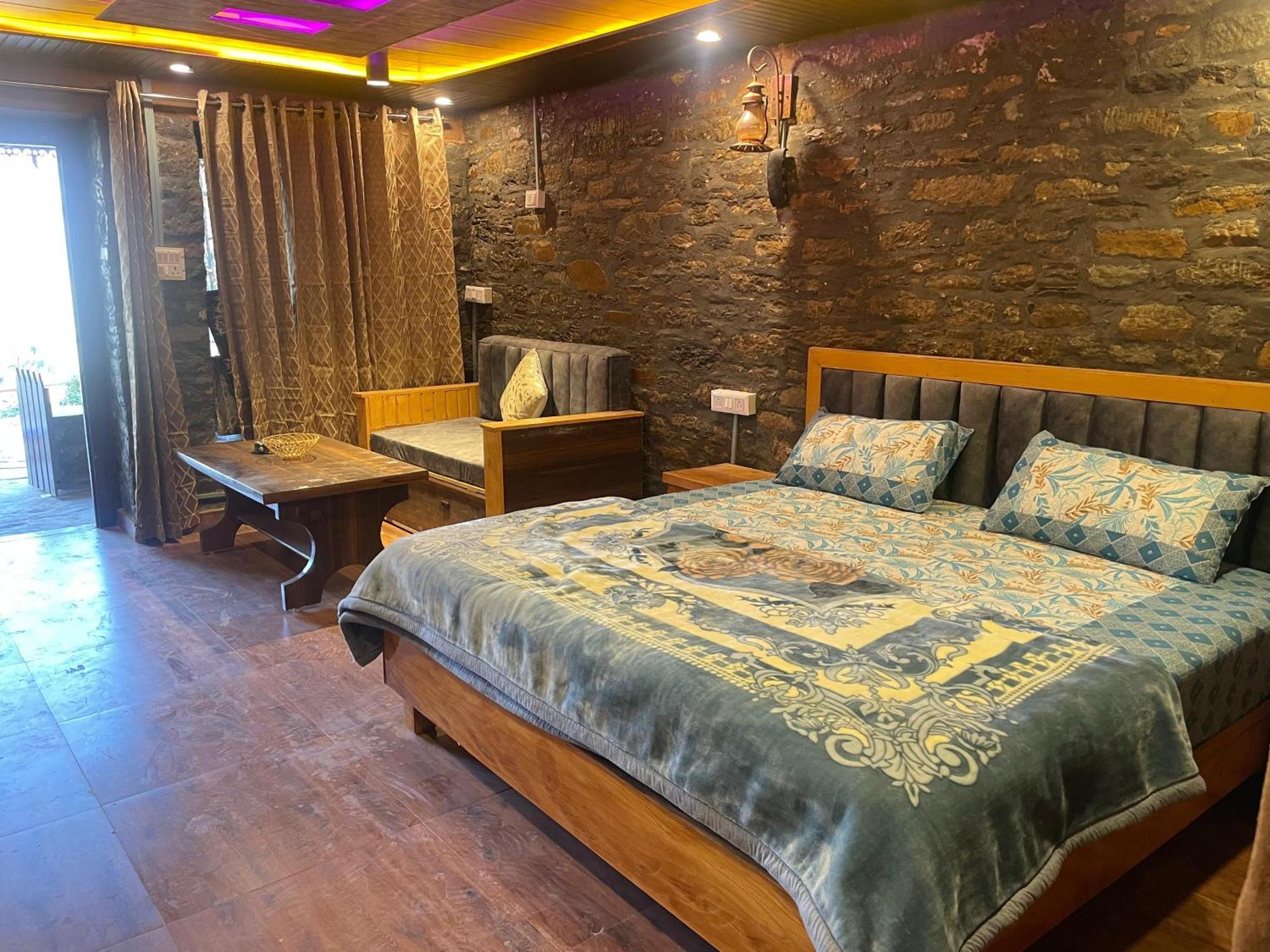 Nature Villaas Basa Homestay Pauri Eksteriør bilde